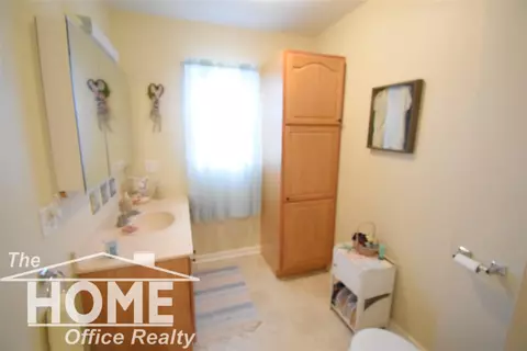 412 E Comstock, Owosso, MI 48867 photo 9