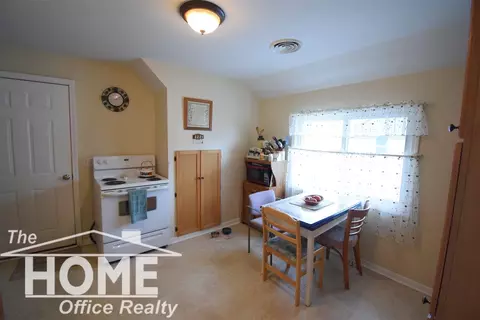 412 E Comstock, Owosso, MI 48867 photo 4