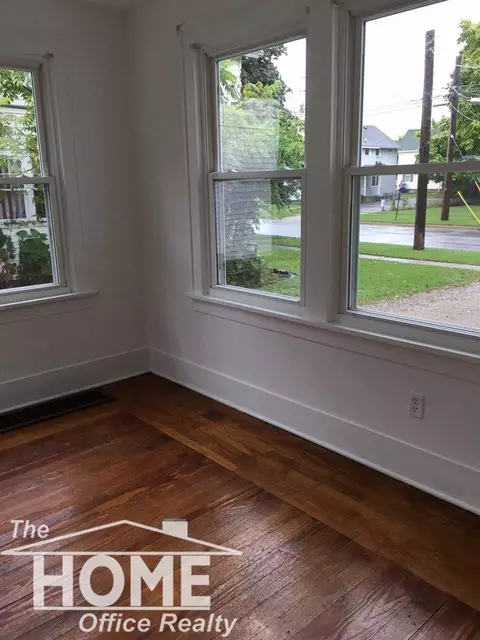 412 E Comstock, Owosso, MI 48867 photo 18