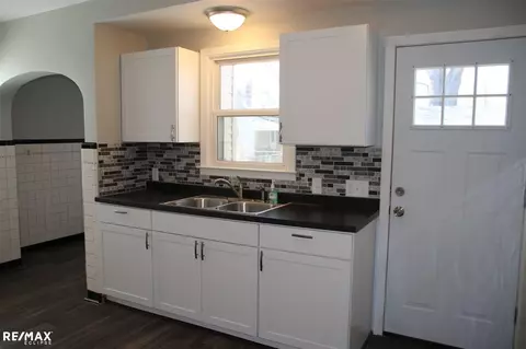 56 Miller, Mount Clemens, MI 48043 photo 8