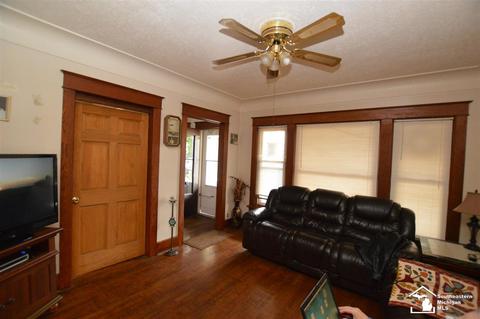 219 Navarre, Monroe, MI 48161 photo 6