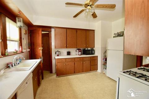 219 Navarre, Monroe, MI 48161 photo 7