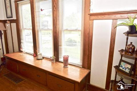219 Navarre, Monroe, MI 48161 photo 5
