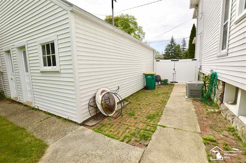 219 Navarre, Monroe, MI 48161 photo 24