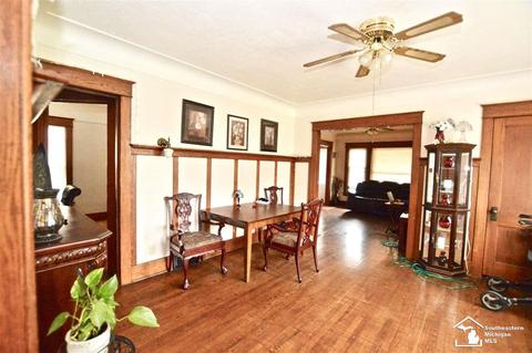 219 Navarre, Monroe, MI 48161 photo 3