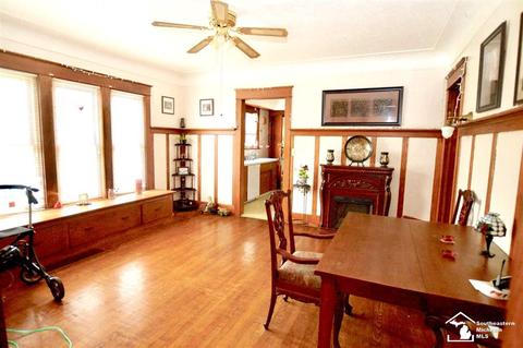 219 Navarre, Monroe, MI 48161 photo 4