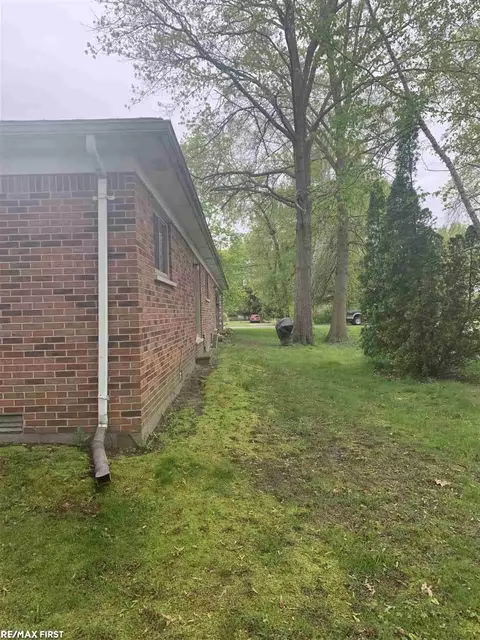 1027 Fruit, Algonac, MI 48001 photo 3