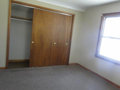 2706 Mackin Rd, Flint, MI 48504 photo 9