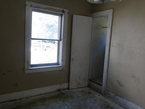 2706 Mackin Rd, Flint, MI 48504 photo 6