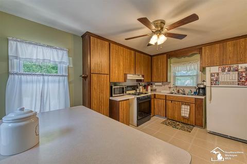 12207 Maxwell, Carleton, MI 48117 photo 9