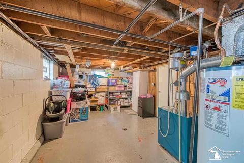 12207 Maxwell, Carleton, MI 48117 photo 22
