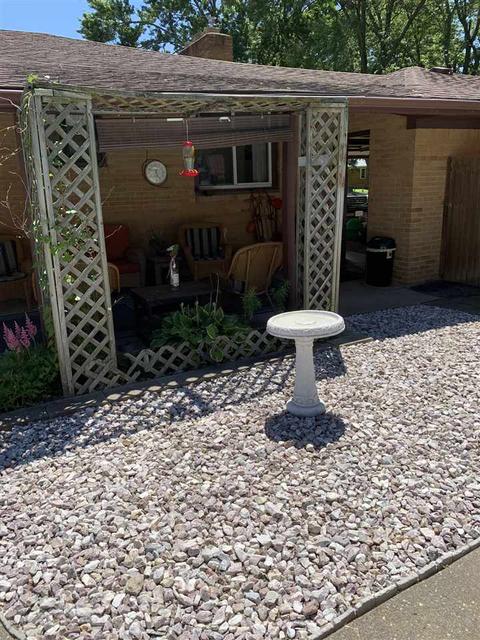 185 Circle, Flushing, MI 48433 photo 12