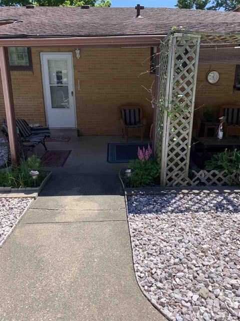 185 Circle, Flushing, MI 48433 photo 10