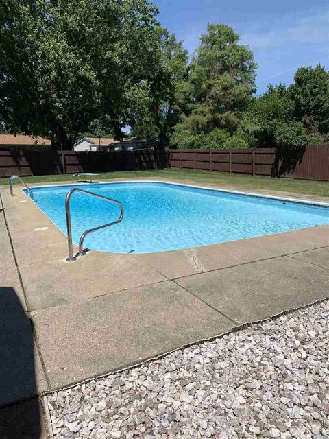 185 Circle, Flushing, MI 48433 photo 4