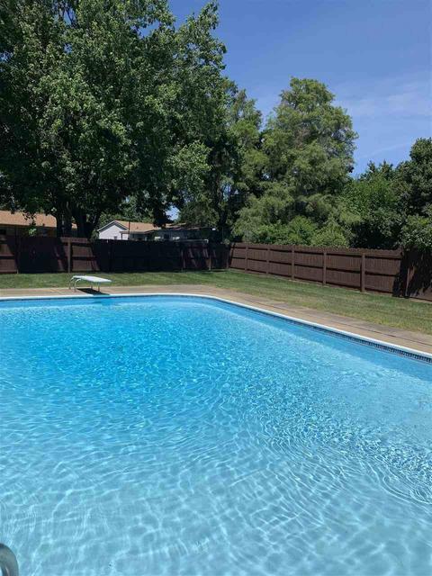 185 Circle, Flushing, MI 48433 photo 7
