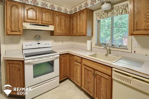 290 North Dr, Davison, MI 48423 photo 8