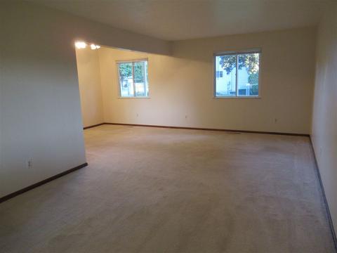 740 Cloverland Dr, Flushing, MI 48433 photo 9