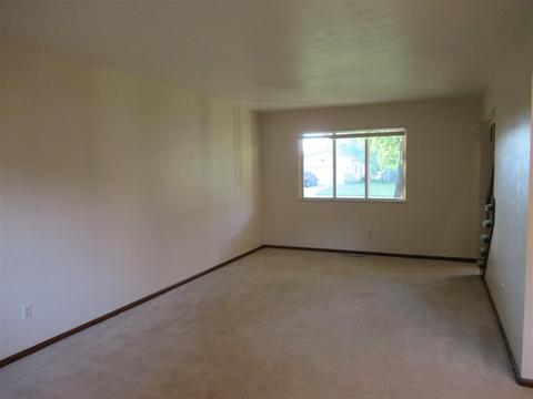 740 Cloverland Dr, Flushing, MI 48433 photo 8