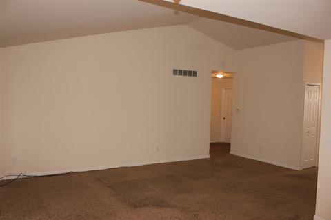 1086 Emerald Frst, Davison, MI 48423 photo 3