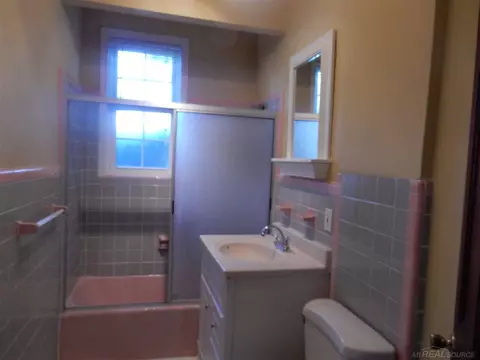2239 Ridgemont, Grosse Pointe Woods, MI 48236 photo 6