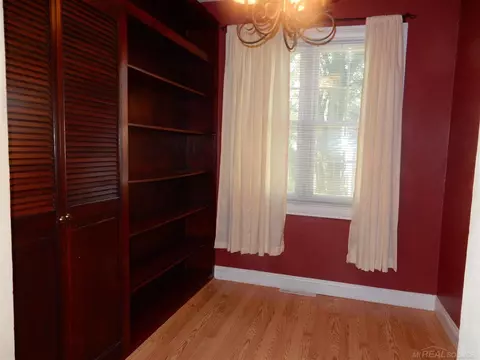 2239 Ridgemont, Grosse Pointe Woods, MI 48236 photo 3