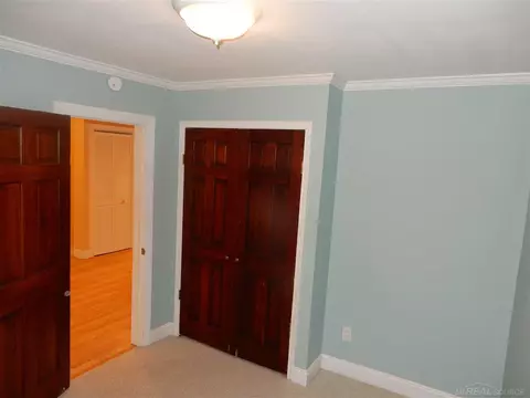 2239 Ridgemont, Grosse Pointe Woods, MI 48236 photo 8