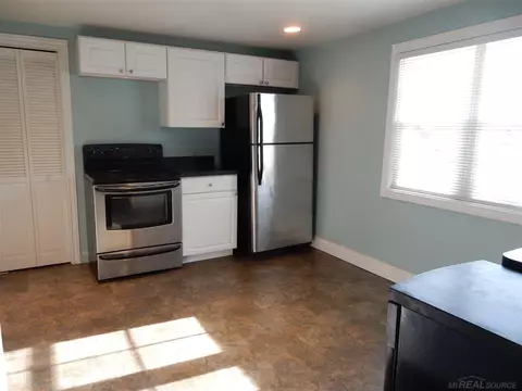 2239 Ridgemont, Grosse Pointe Woods, MI 48236 photo 11