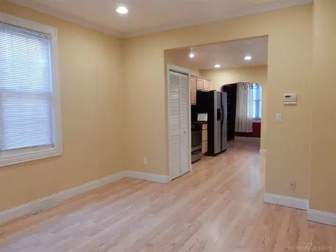 2239 Ridgemont, Grosse Pointe Woods, MI 48236 photo 2