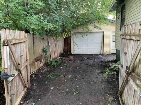 960 Stocker, Flint, MI 48503 photo 8