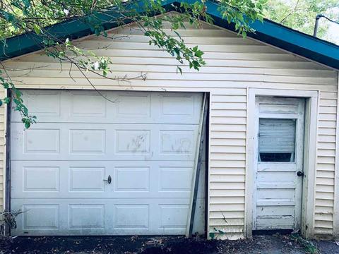 960 Stocker, Flint, MI 48503 photo 7
