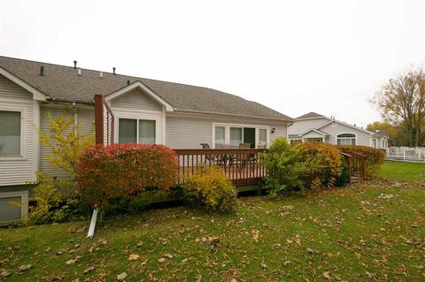 253 Aberdeen Ct, Flushing, MI 48433 photo 3