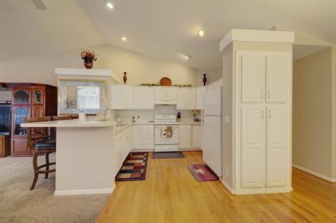 253 Aberdeen Ct, Flushing, MI 48433 photo 13