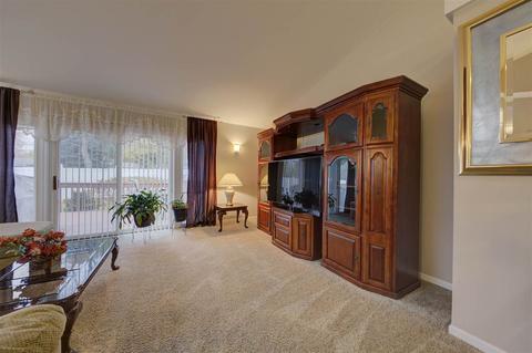 253 Aberdeen Ct, Flushing, MI 48433 photo 7