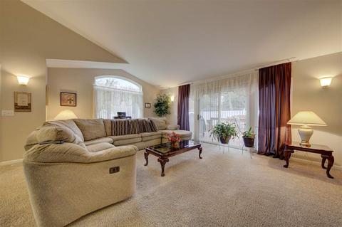 253 Aberdeen Ct, Flushing, MI 48433 photo 8