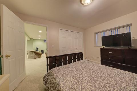 253 Aberdeen Ct, Flushing, MI 48433 photo 31