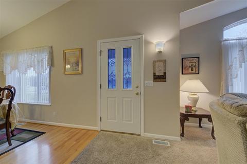253 Aberdeen Ct, Flushing, MI 48433 photo 6