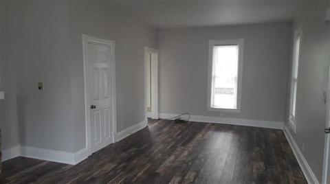303 Elm, Flushing, MI 48433 photo 4