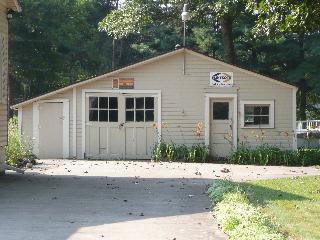 733 W Erie Rd, Temperance, MI 48182 photo 3