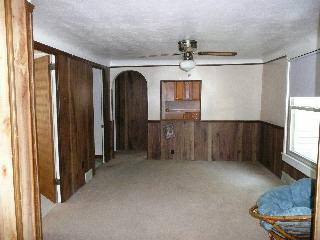 733 W Erie Rd, Temperance, MI 48182 photo 9