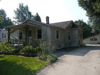 733 W Erie Rd, Temperance, MI 48182 photo 2
