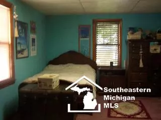 905 Smith, Monroe, MI 48161 photo 3