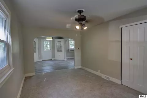 1226 Loeser Ave, Jackson, MI 49203 photo 3