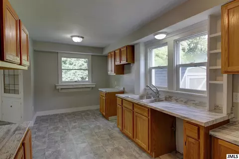 1226 Loeser Ave, Jackson, MI 49203 photo 13