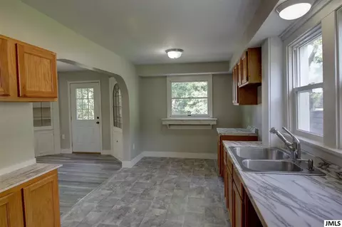 1226 Loeser Ave, Jackson, MI 49203 photo 14