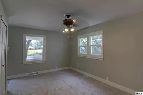 1226 Loeser Ave, Jackson, MI 49203 photo 5