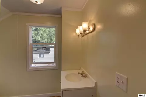 1226 Loeser Ave, Jackson, MI 49203 photo 25