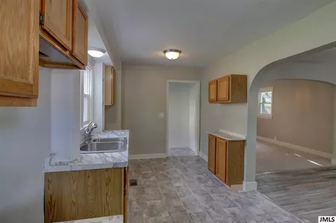1226 Loeser Ave, Jackson, MI 49203 photo 12