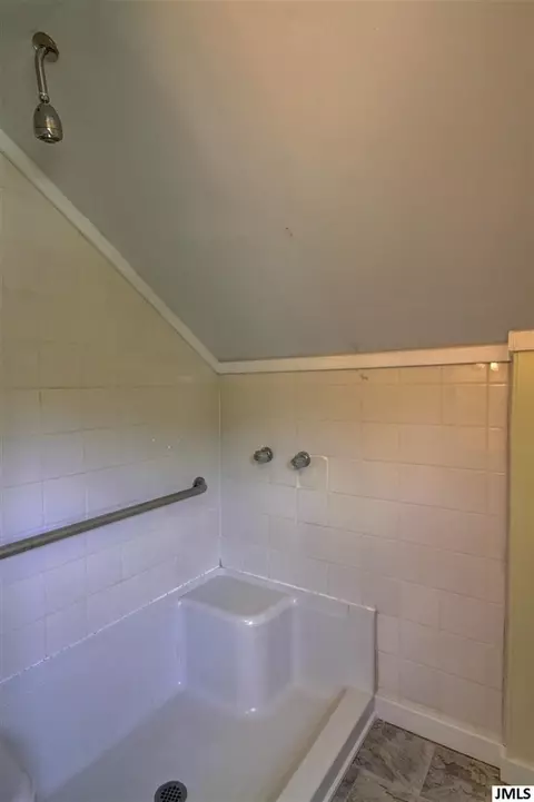1226 Loeser Ave, Jackson, MI 49203 photo 27