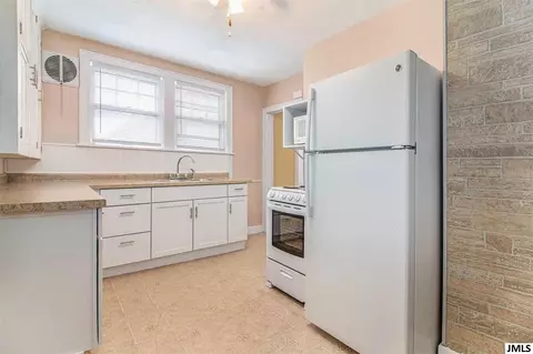 402 Third St, Jackson, MI 49201 photo 18