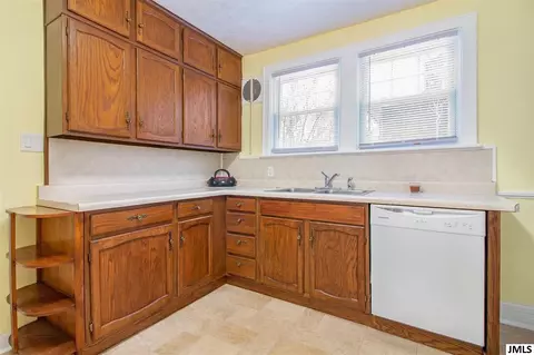 402 Third St, Jackson, MI 49201 photo 8